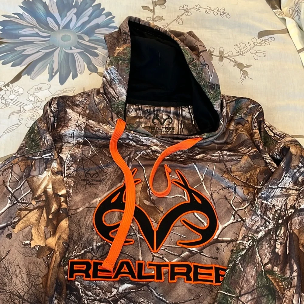 RealTree hoodie - Picture 1 of 2